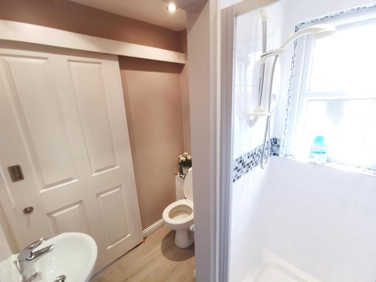 Modern And Spacious Double&King Bedrooms Both With Private Bathrooms Edinburgh Buitenkant foto